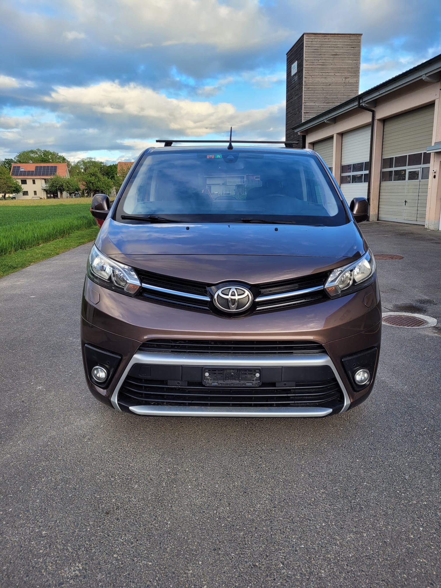 TOYOTA 2.0 D Family-image-1