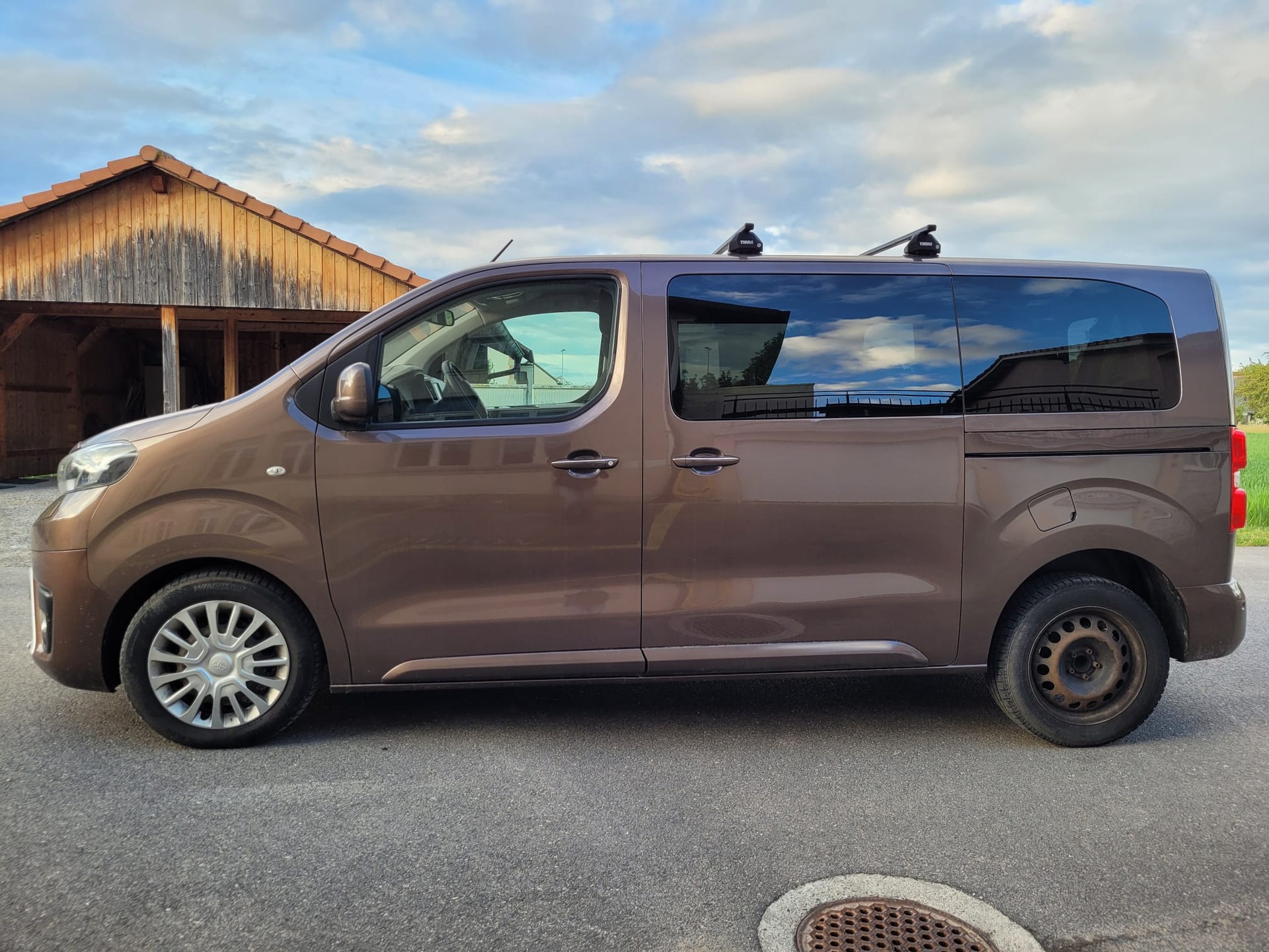 TOYOTA 2.0 D Family-image-0