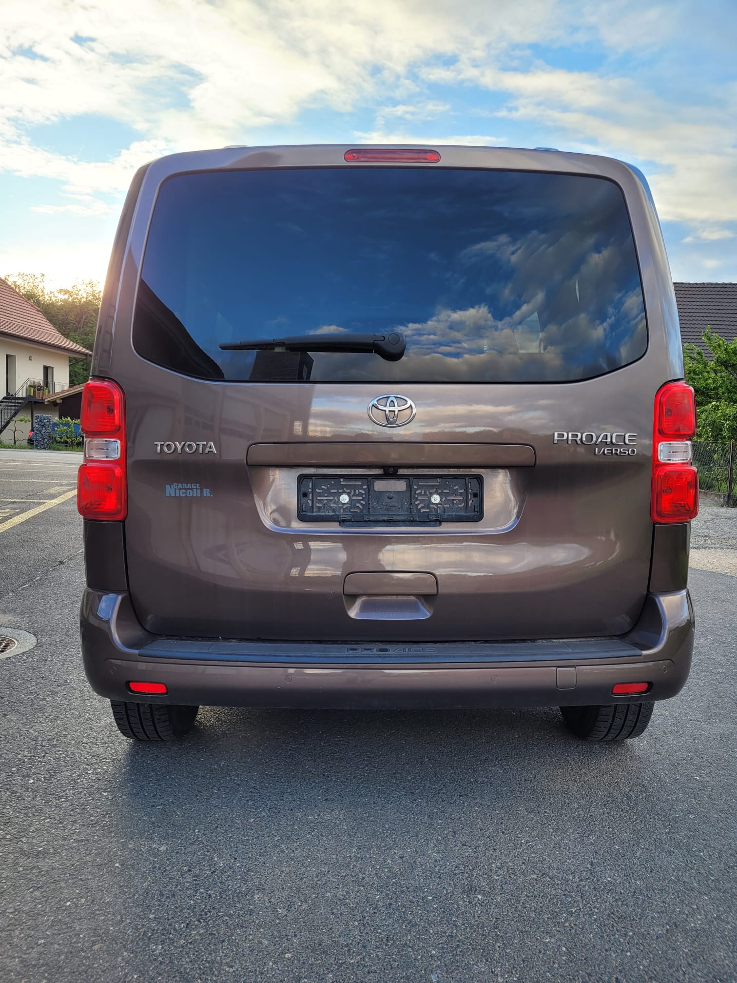 TOYOTA 2.0 D Family-image-3