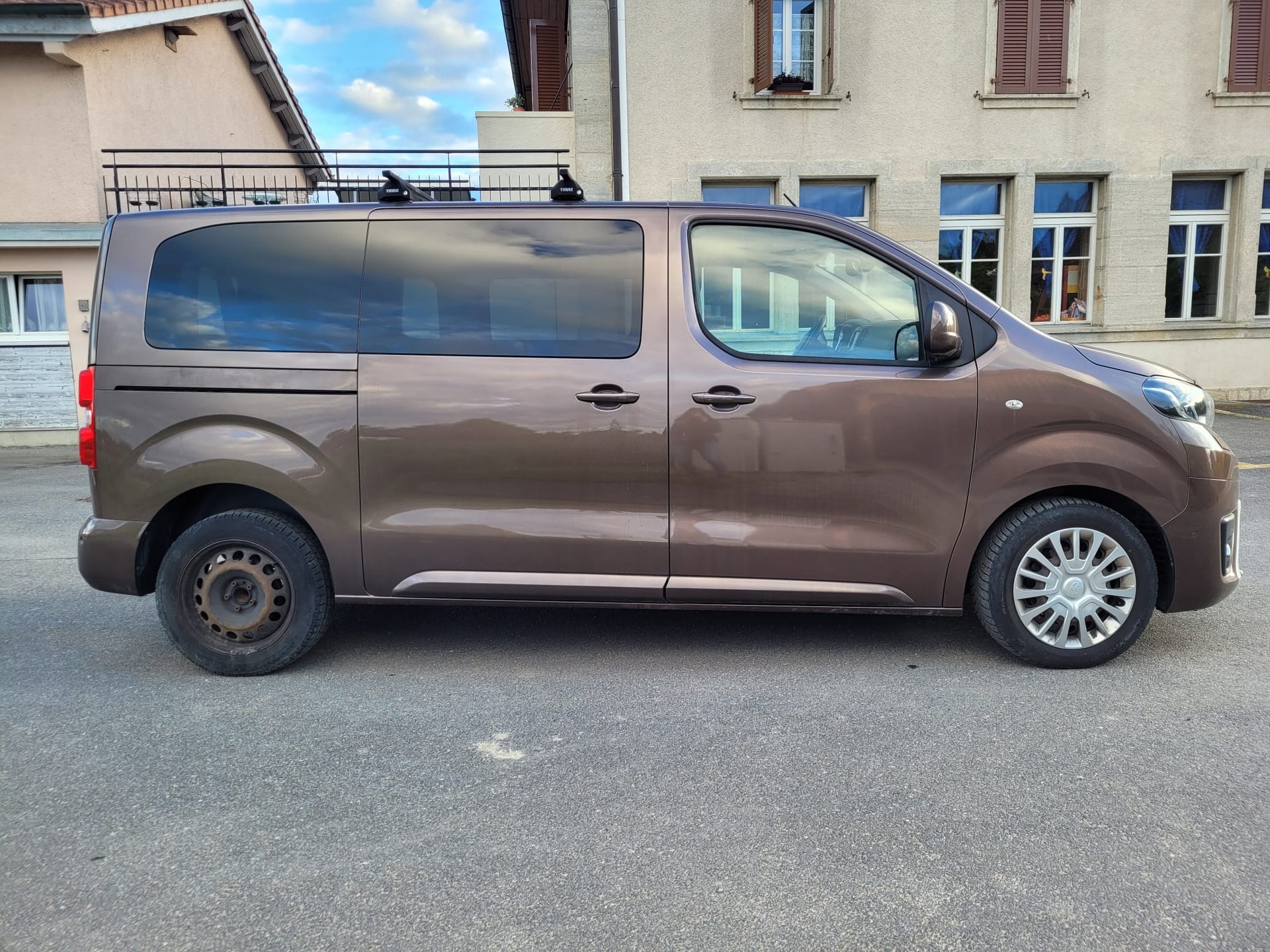 TOYOTA 2.0 D Family-image-2