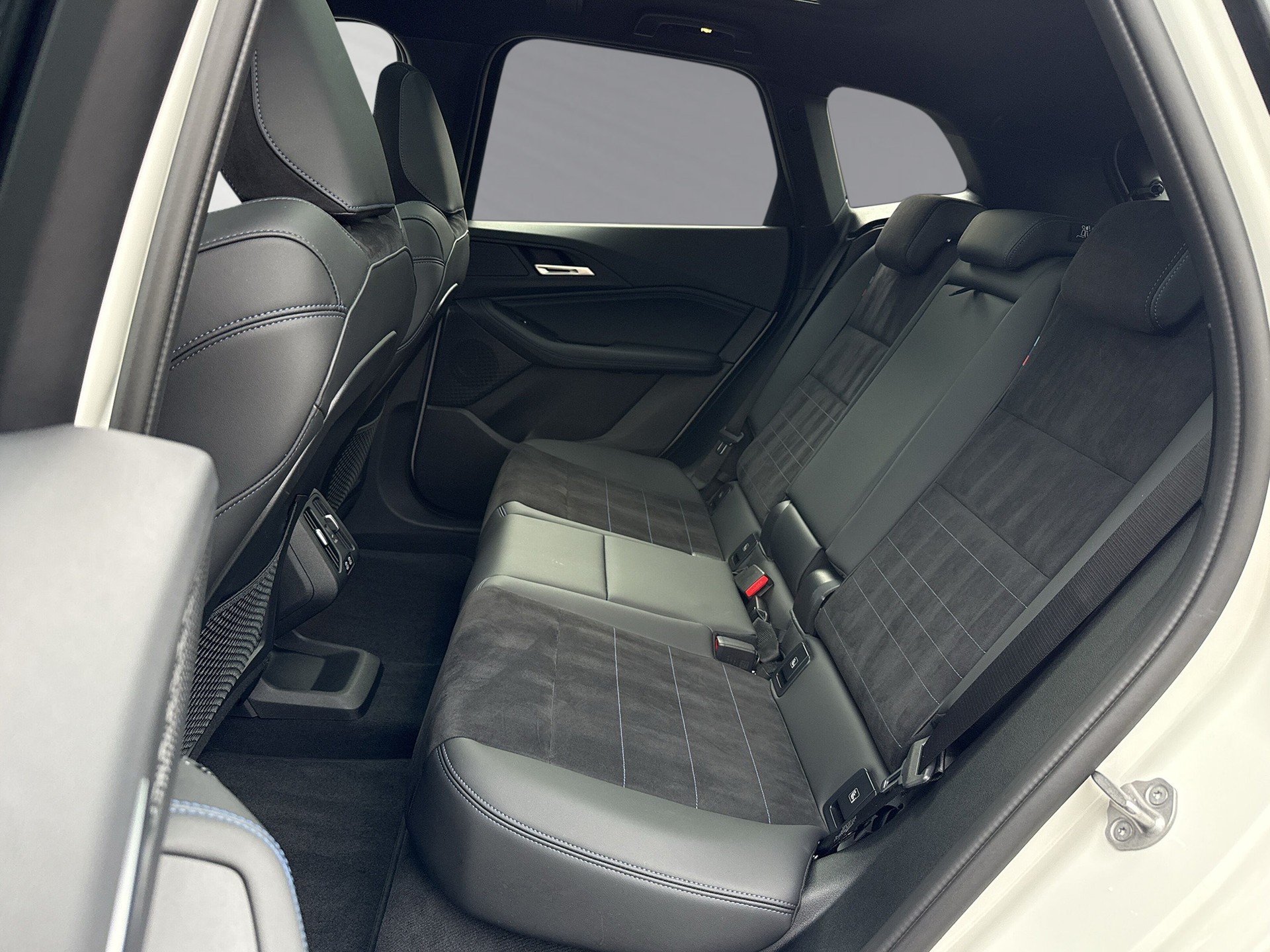 BMW 225e xDrive Active Tourer M Sport-image-6