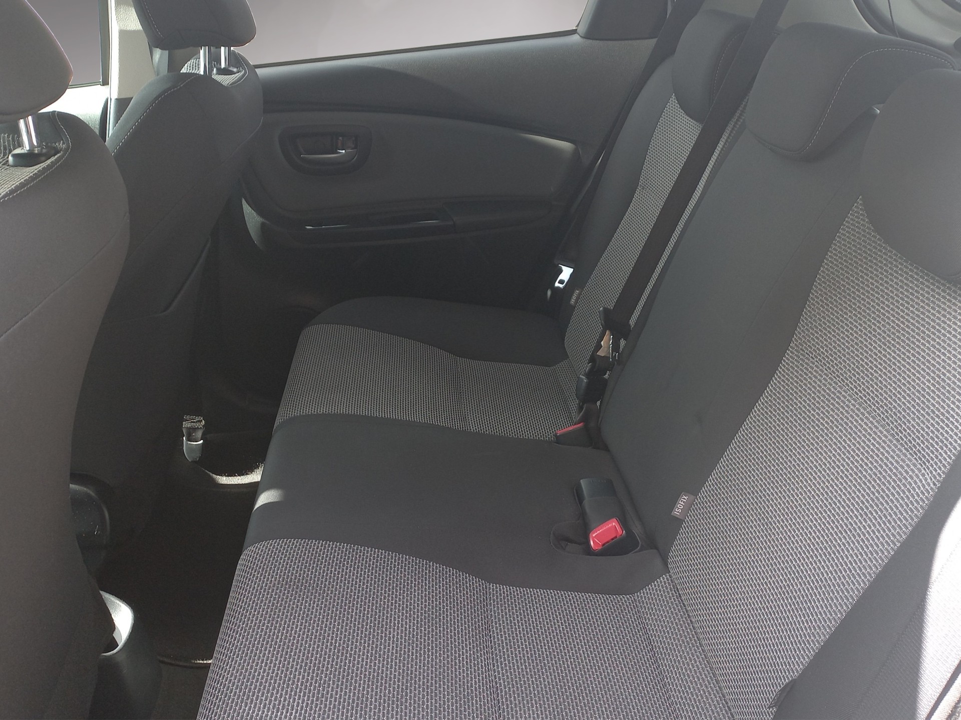 TOYOTA Yaris 1.5 Trend e-CVT-image-12