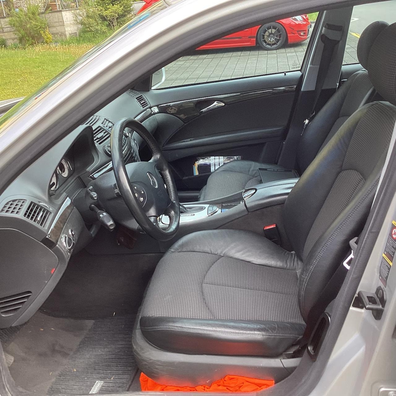 MERCEDES-BENZ E 320 V6-image-1