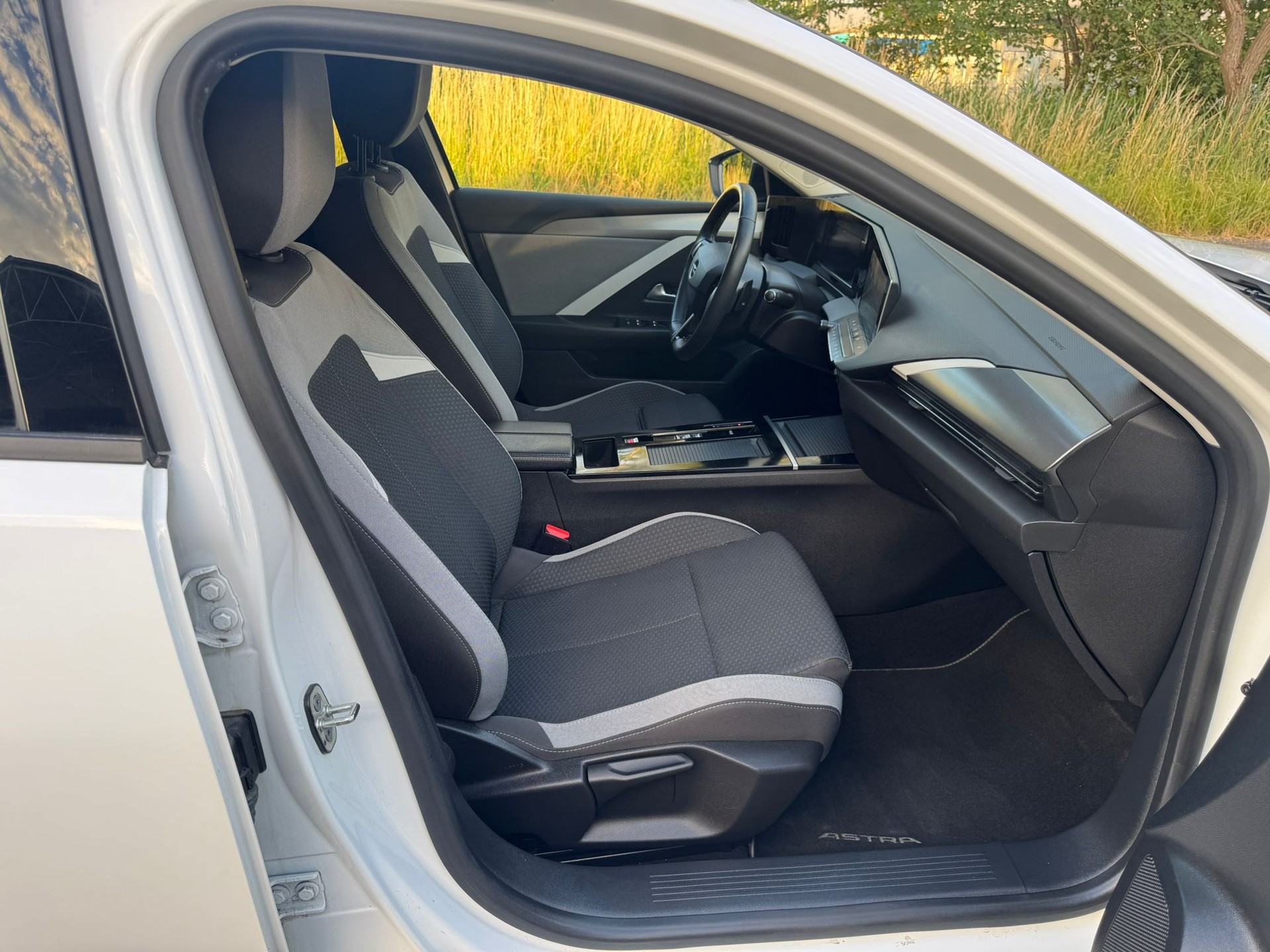 OPEL Astra 1.5 d Swiss A-image-11