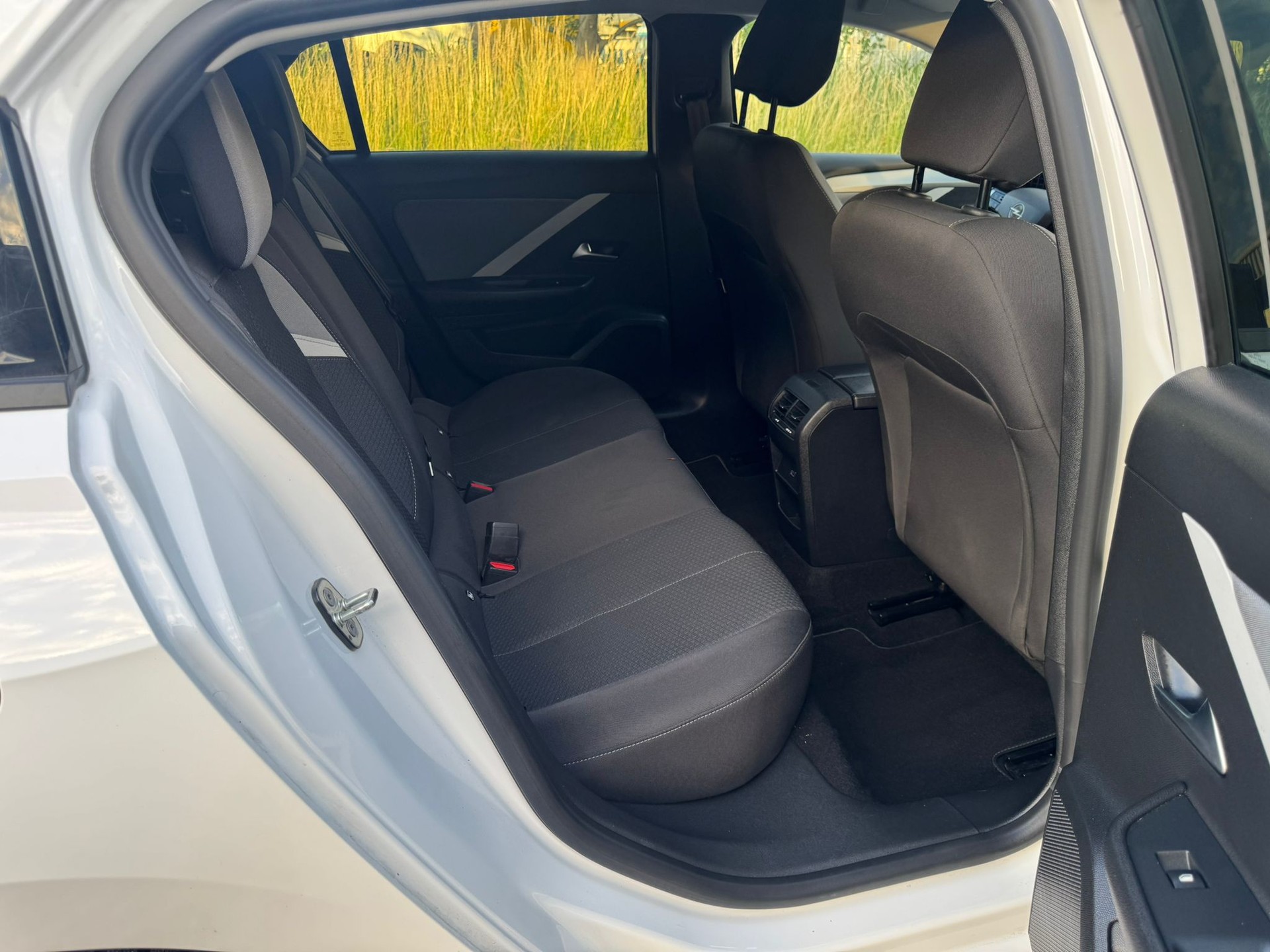 OPEL Astra 1.5 d Swiss A-image-12