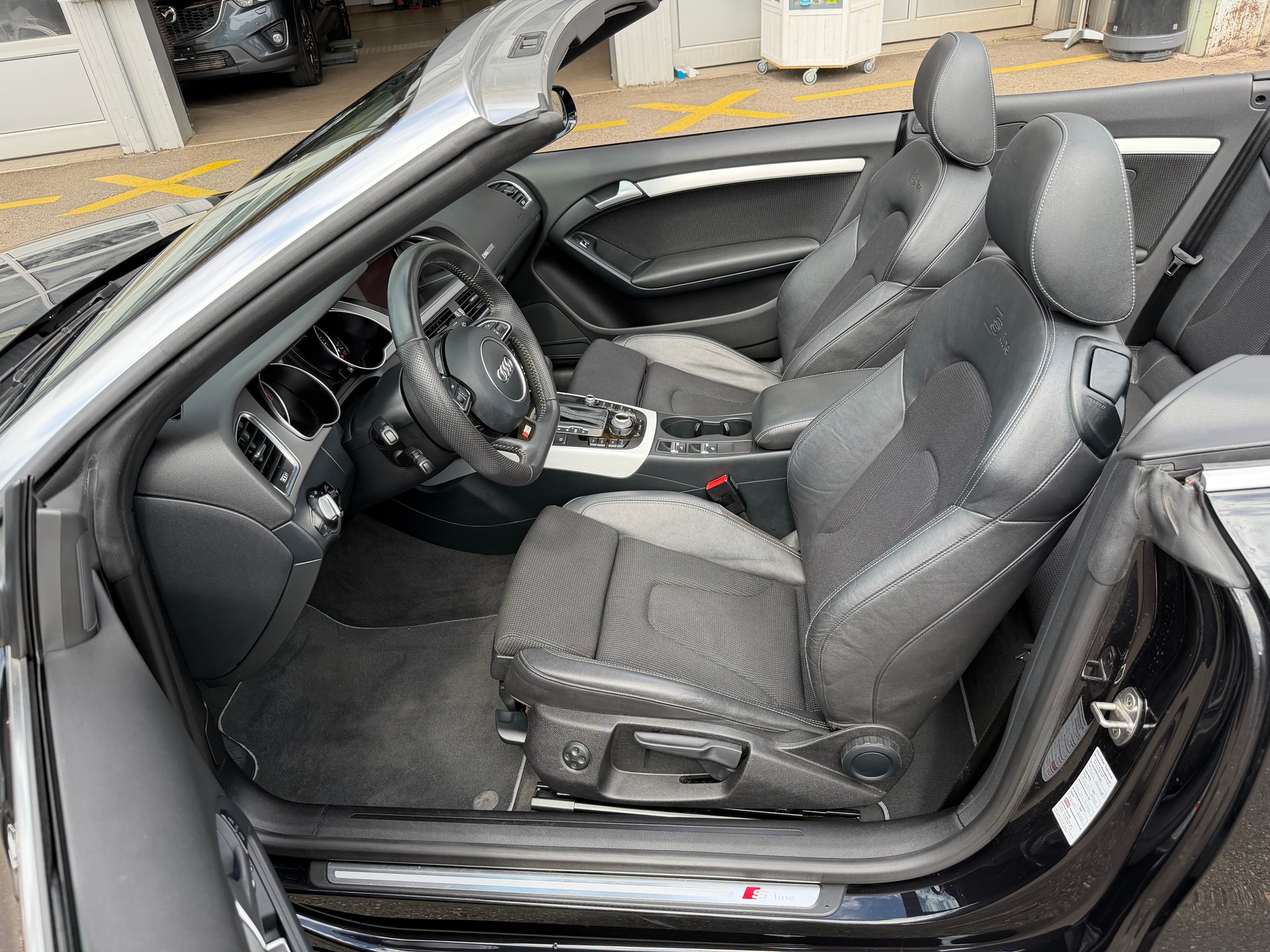 AUDI A5 S-LINE Cabriolet 2.0 TDI multitronic-image-9