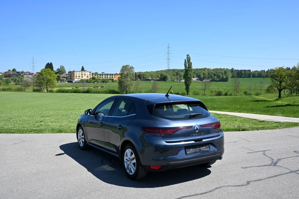 RENAULT Mégane Berline 1.3 16V Turbo Zen Facelift-image-3