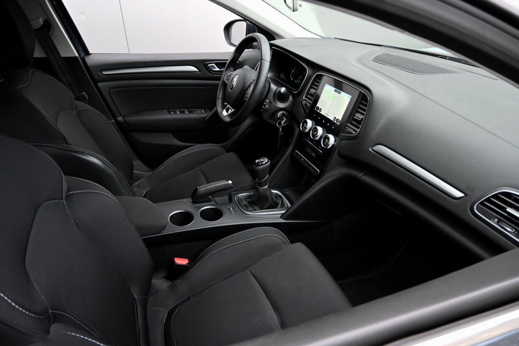RENAULT Mégane Berline 1.3 16V Turbo Zen Facelift-image-4