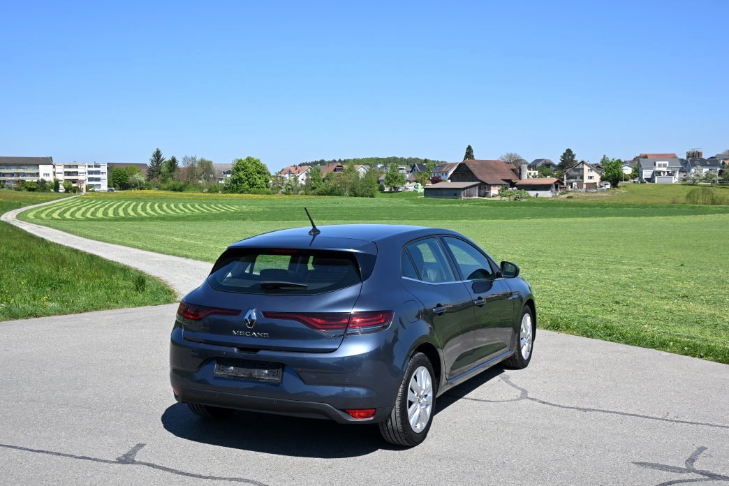 RENAULT Mégane Berline 1.3 16V Turbo Zen Facelift-image-2