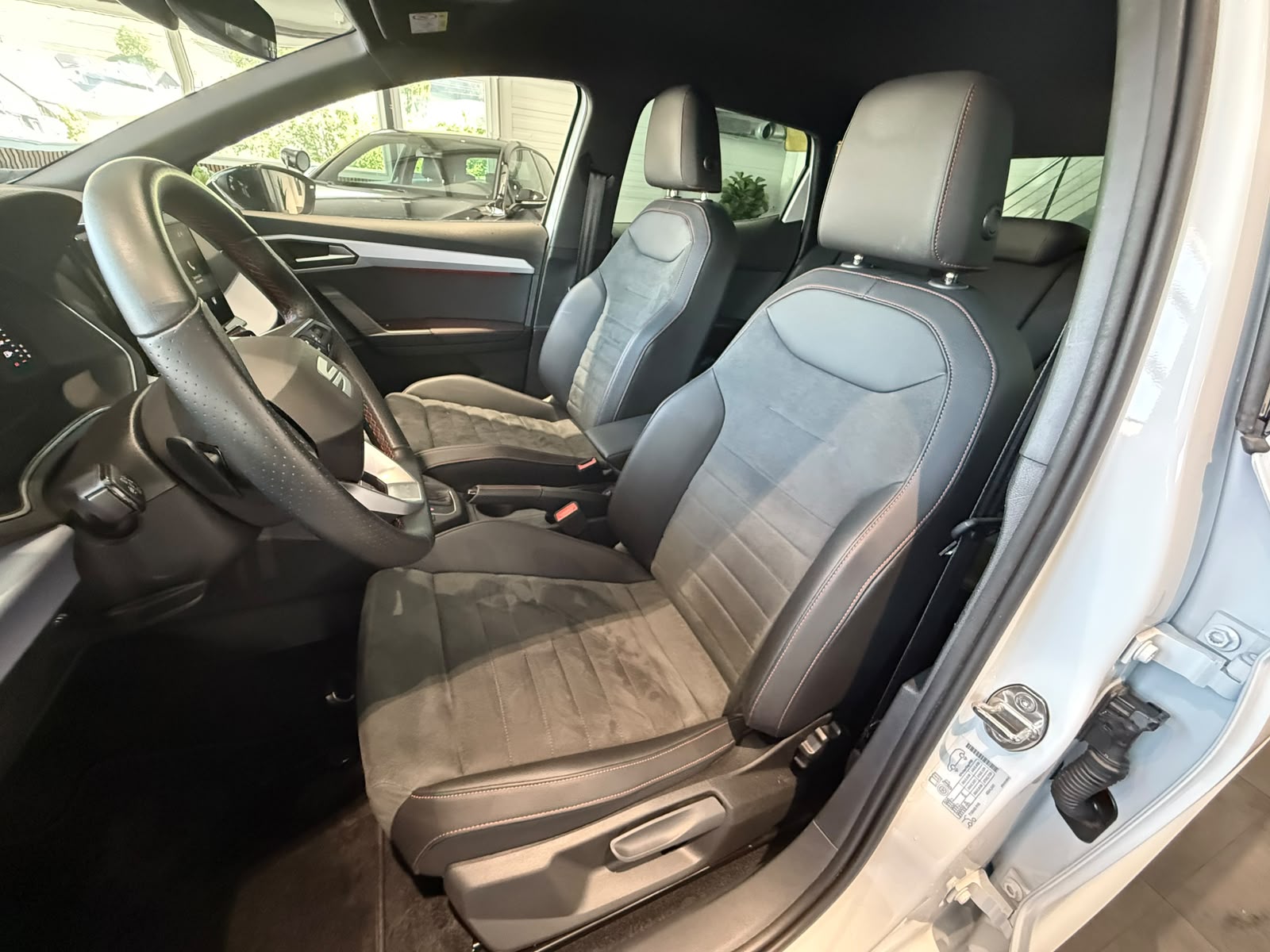 SEAT Ibiza 1.0 EcoTSI FR DSG-image-8