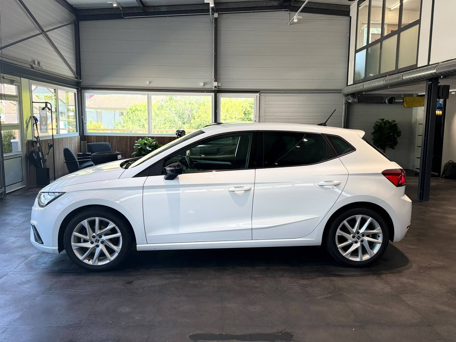 SEAT Ibiza 1.0 EcoTSI FR DSG-image-1
