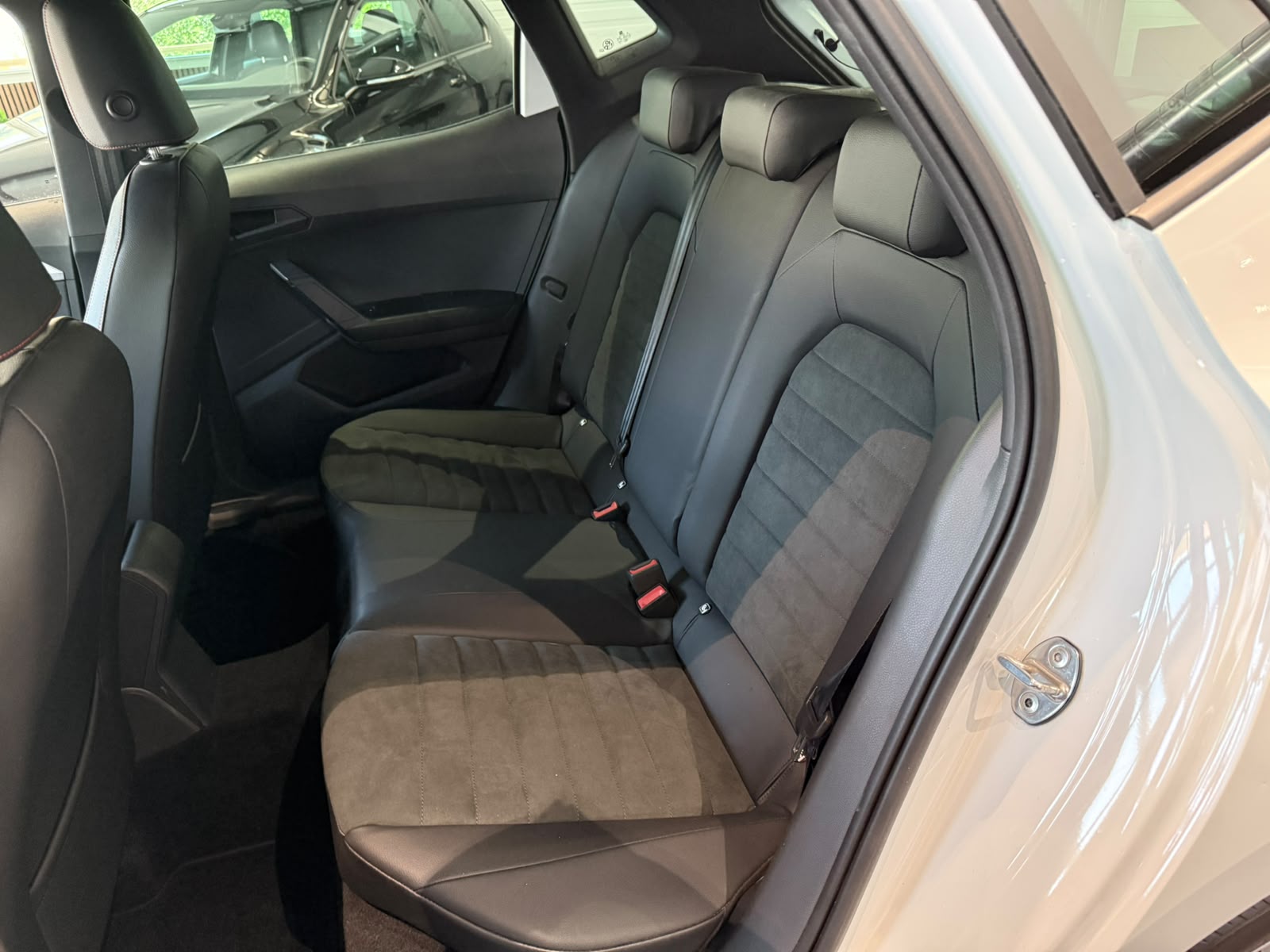 SEAT Ibiza 1.0 EcoTSI FR DSG-image-9