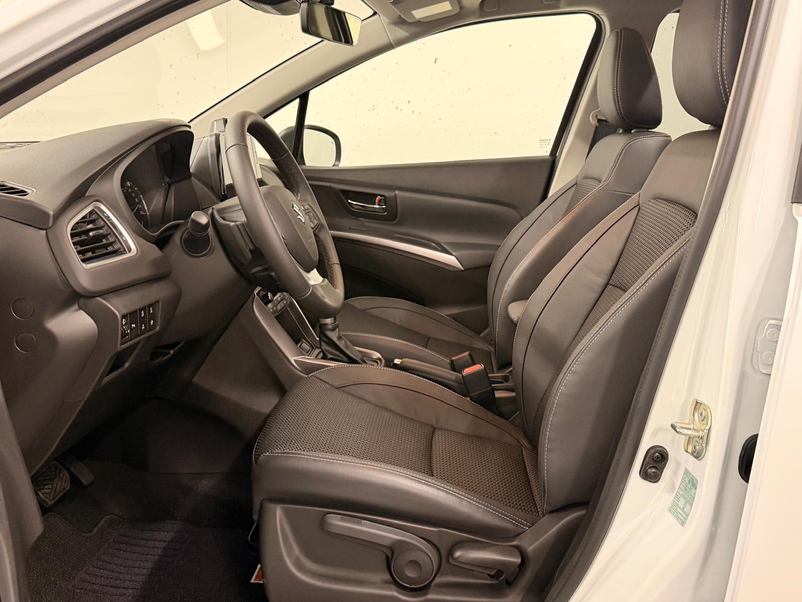 SUZUKI S-Cross 1.4 T Compact Top Hybrid 4x4-image-4