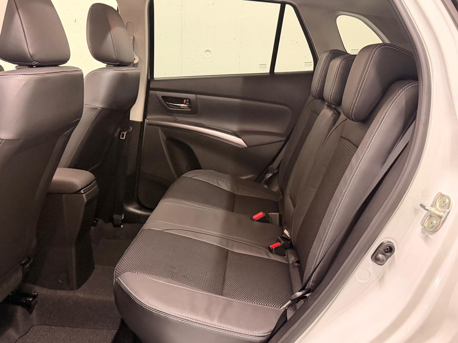 SUZUKI S-Cross 1.4 T Compact Top Hybrid 4x4-image-10