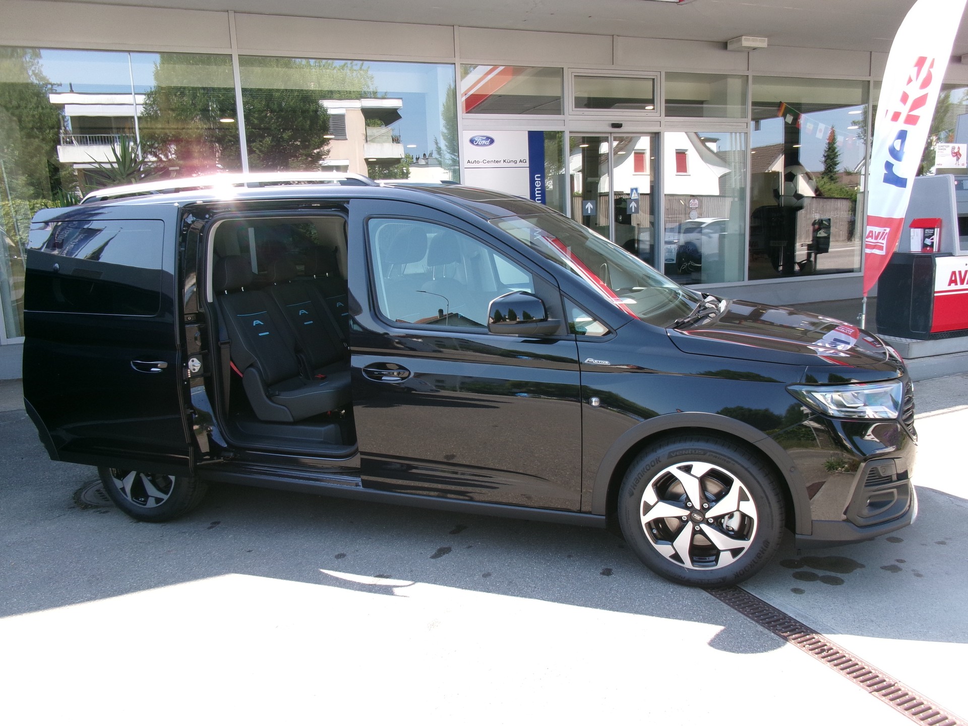 FORD Grand Tourneo Connect 2.0 EcoBlue Active Automat-image-2