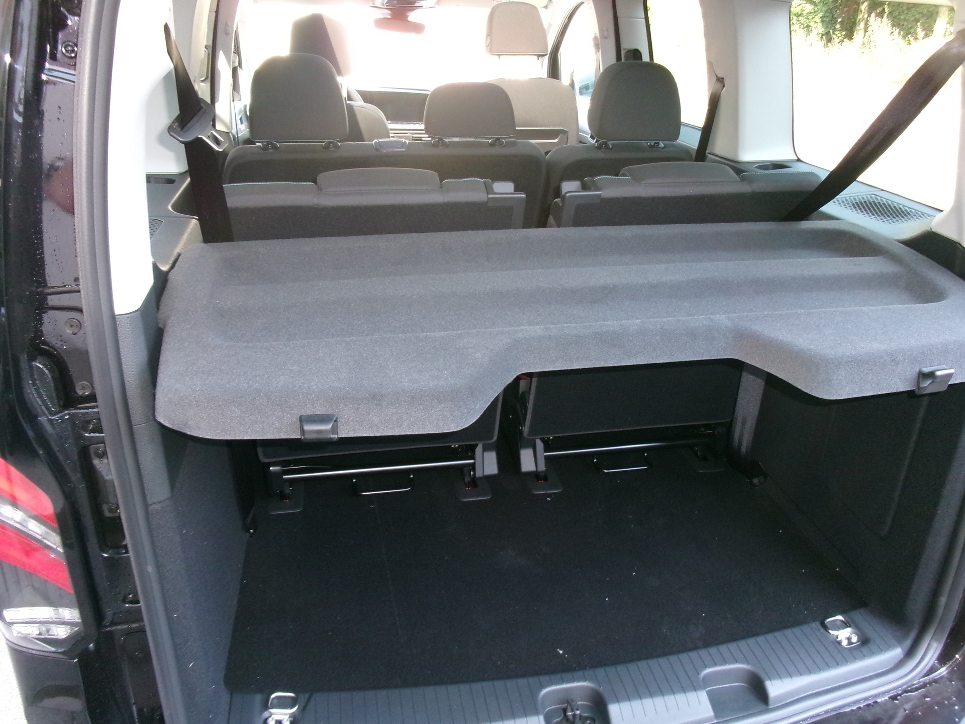 FORD Grand Tourneo Connect 2.0 EcoBlue Active Automat-image-5