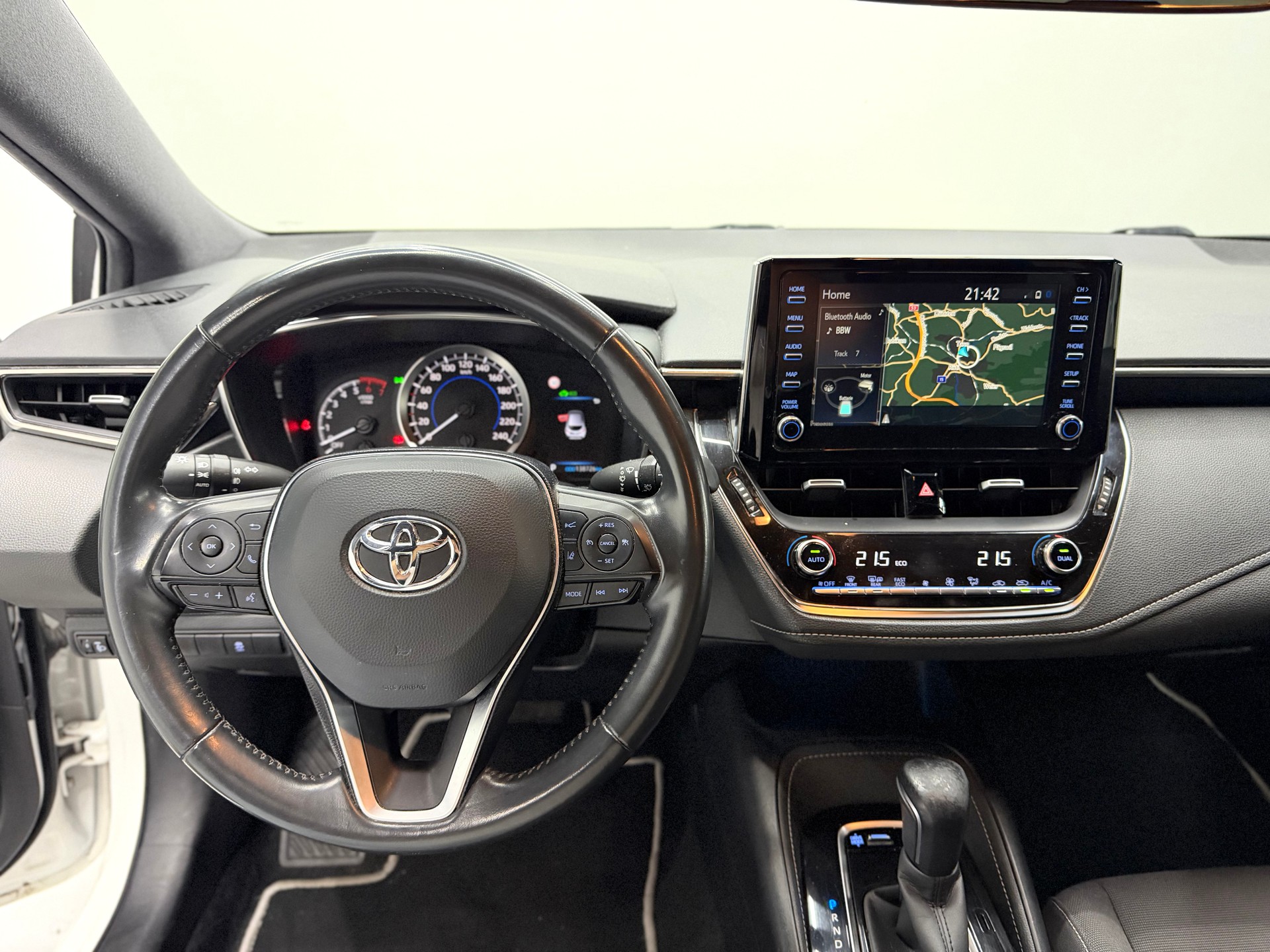 TOYOTA Corolla 1.8 HSD Comfort e-CVT-image-14