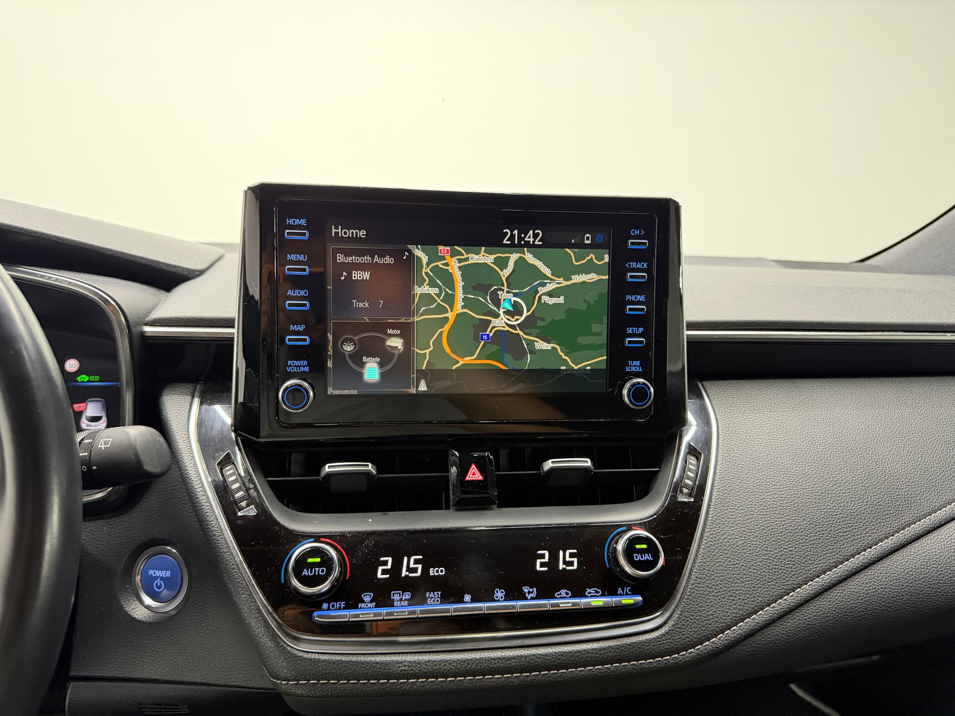 TOYOTA Corolla 1.8 HSD Comfort e-CVT-image-15