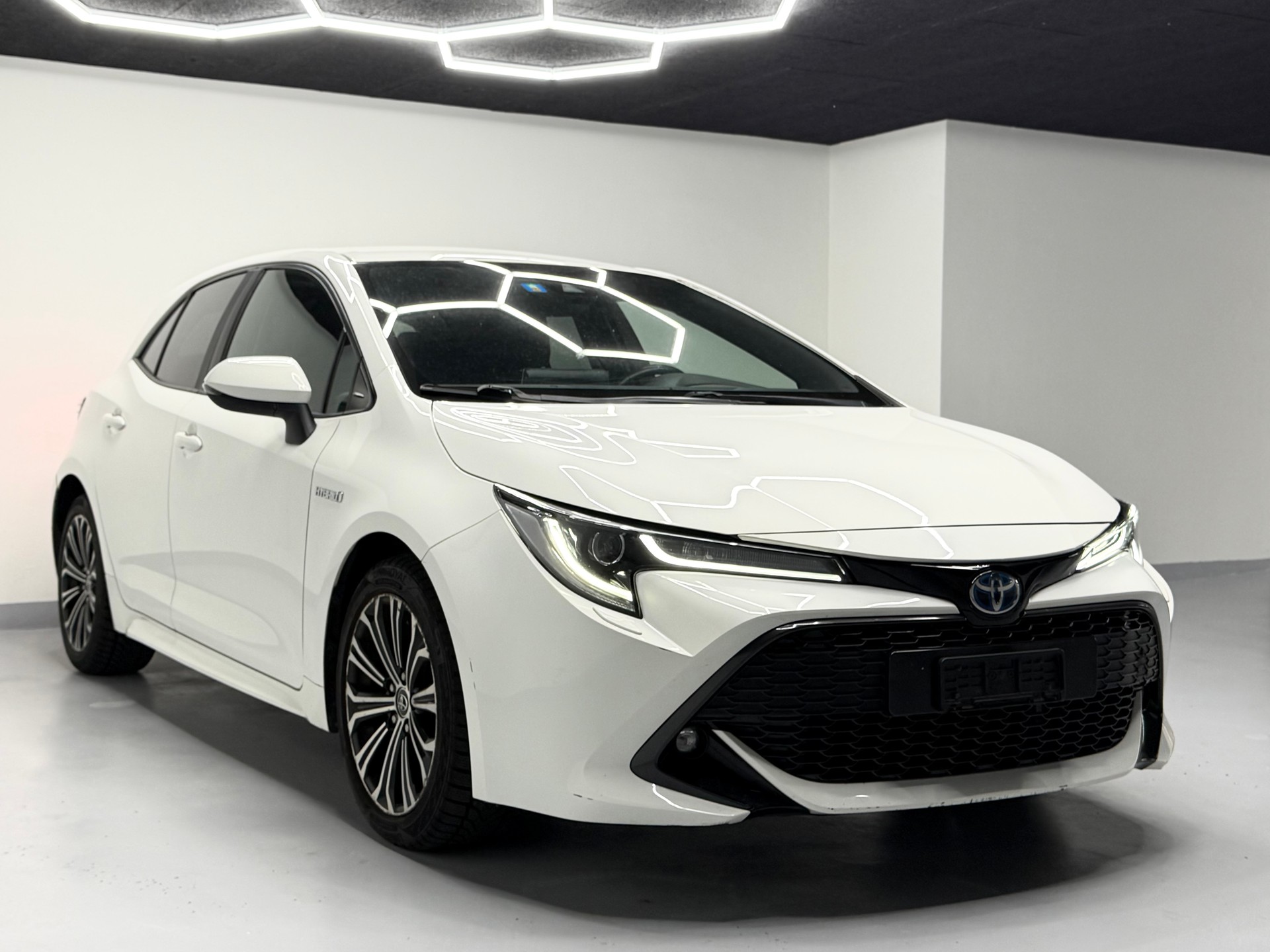 TOYOTA Corolla 1.8 HSD Comfort e-CVT-image-2