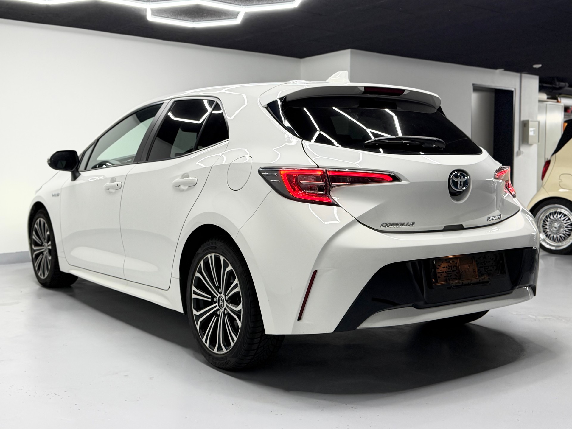 TOYOTA Corolla 1.8 HSD Comfort e-CVT-image-5