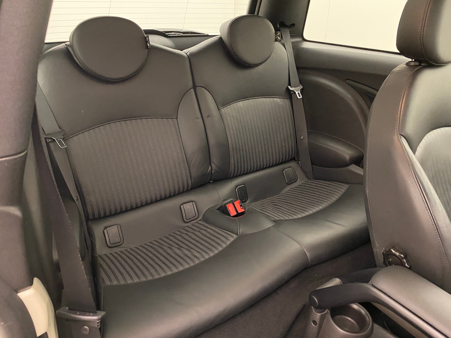 MINI Mini Cooper S John Mini Cooper Works Edition-image-13