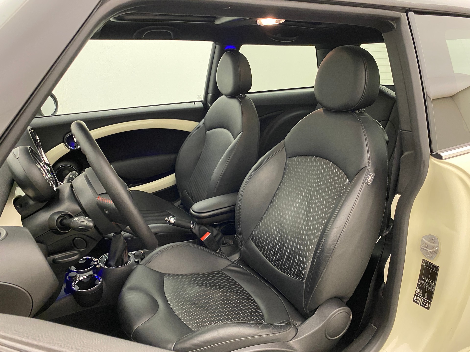 MINI Mini Cooper S John Mini Cooper Works Edition-image-9