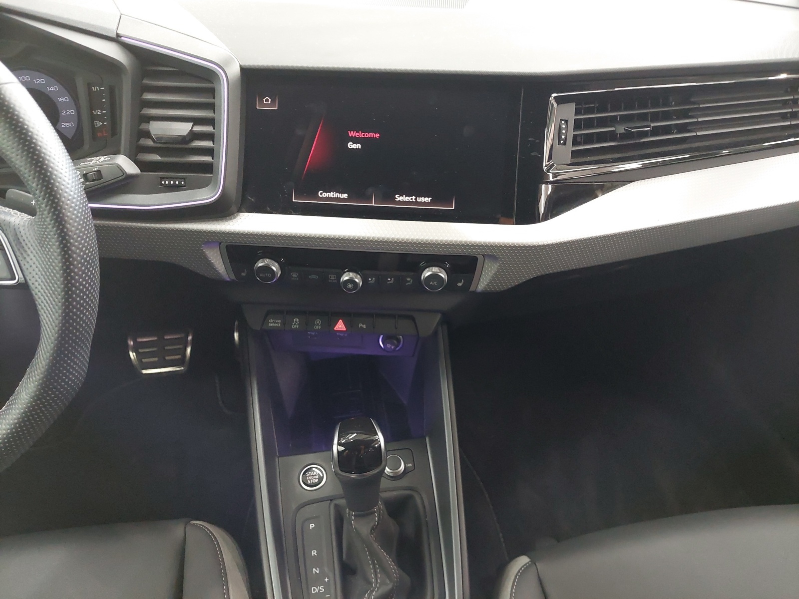 AUDI A1 Sportback 35 TFSI S Line S-tronic-image-10