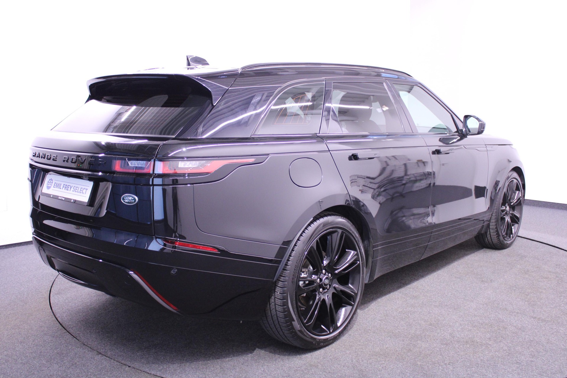 LAND ROVER Range Rover Velar 2.0 T R-Dynamic SE-image-3
