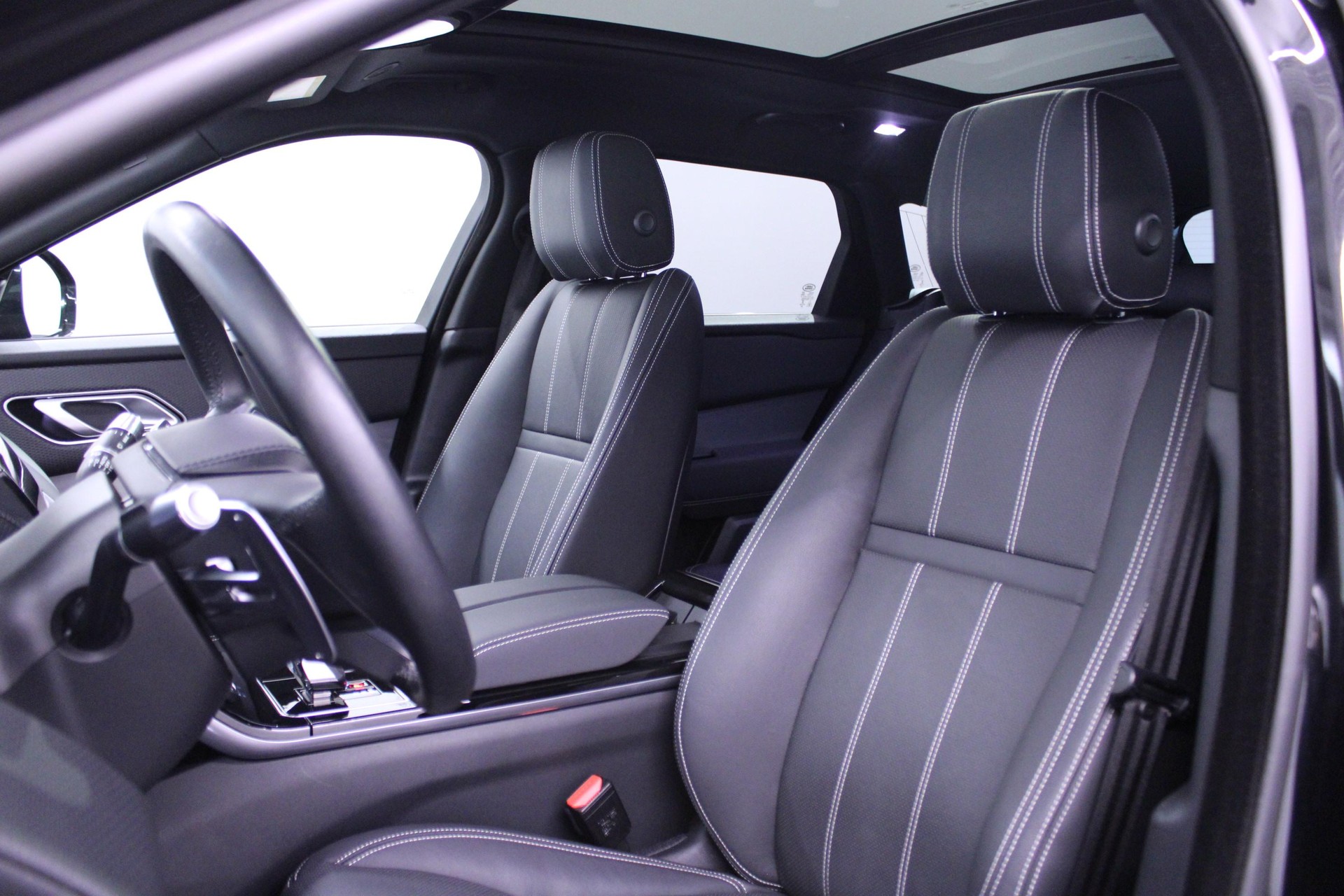 LAND ROVER Range Rover Velar 2.0 T R-Dynamic SE-image-8