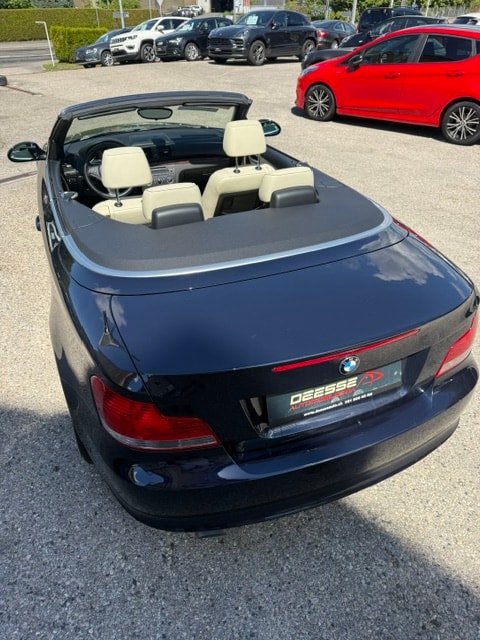 BMW 120i Cabrio-image-6