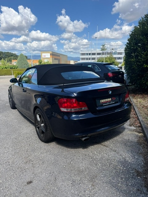 BMW 120i Cabrio-image-4