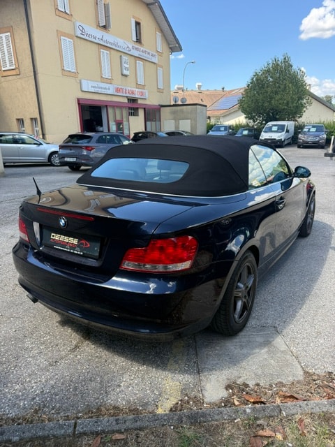 BMW 120i Cabrio-image-3