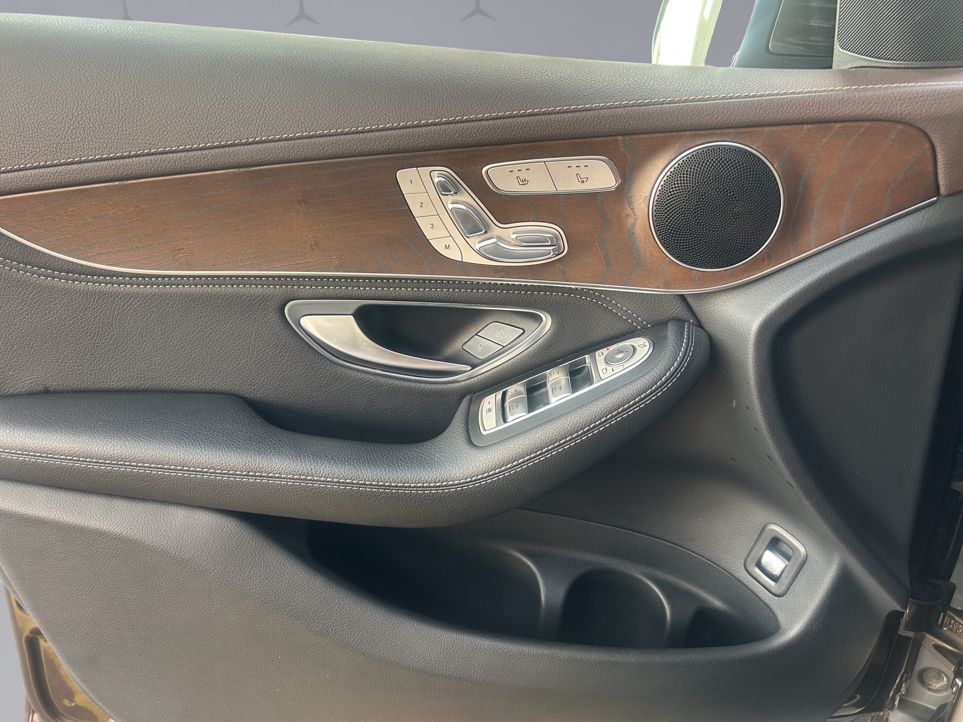 MERCEDES-BENZ GLC 250 d 4m-image-13