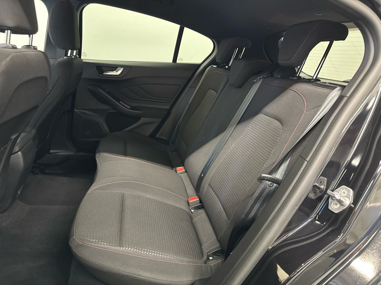 FORD Focus 1.0 MHEV ST-Line Automat-image-10