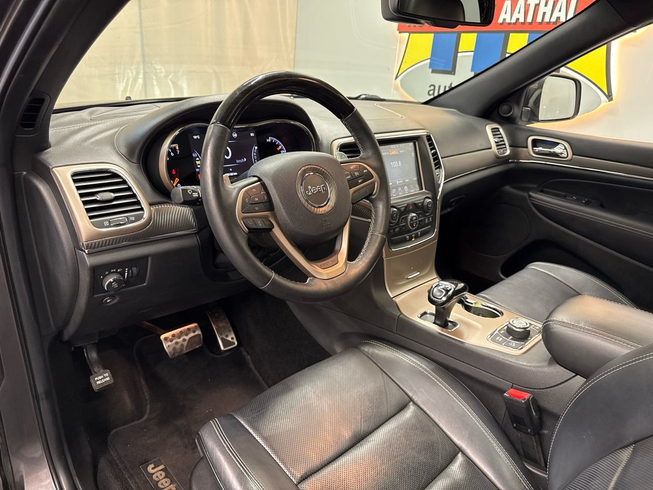 JEEP Grand Cherokee 3.6 V6 Overland Automatic-image-2