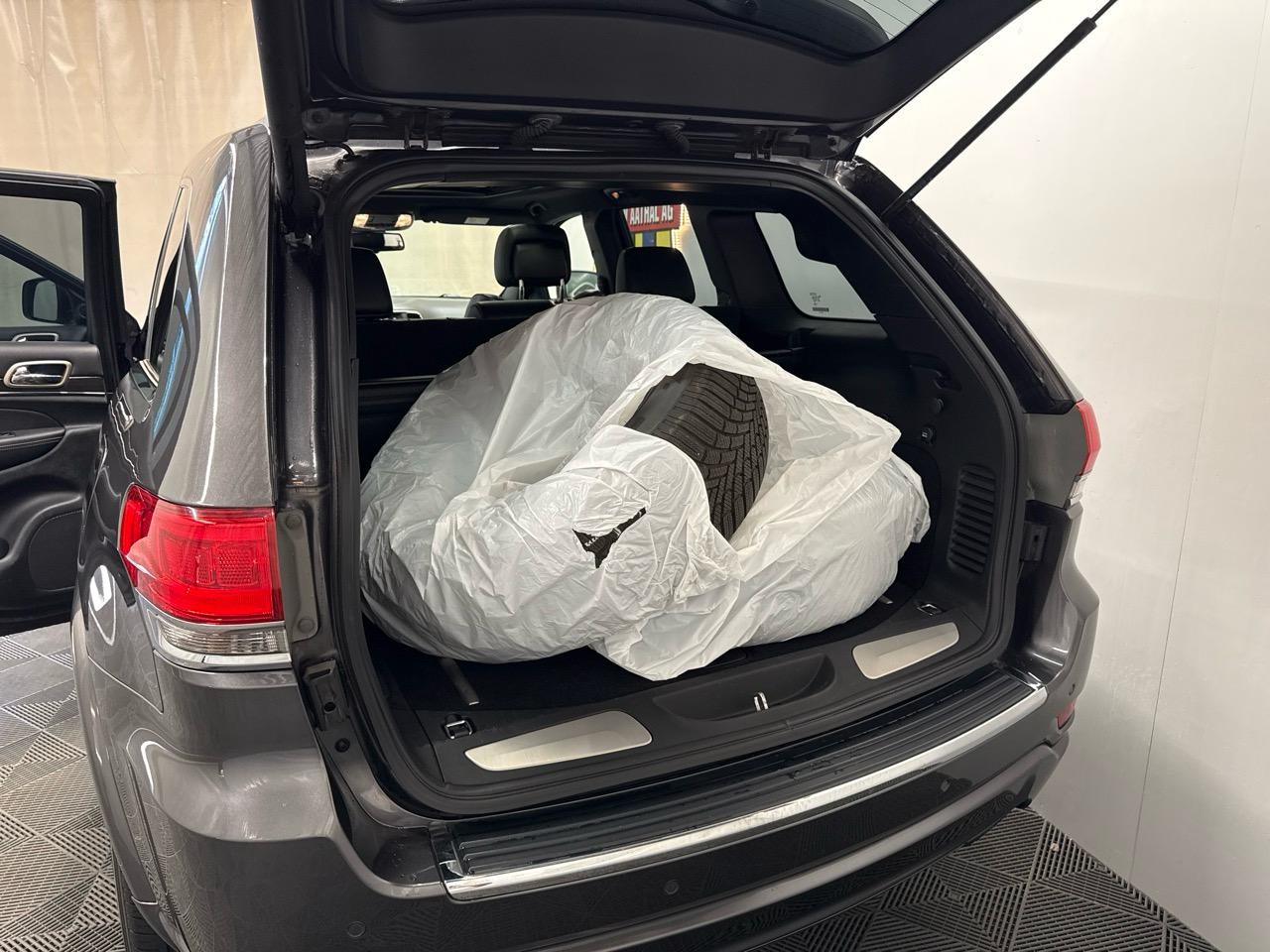 JEEP Grand Cherokee 3.6 V6 Overland Automatic-image-13