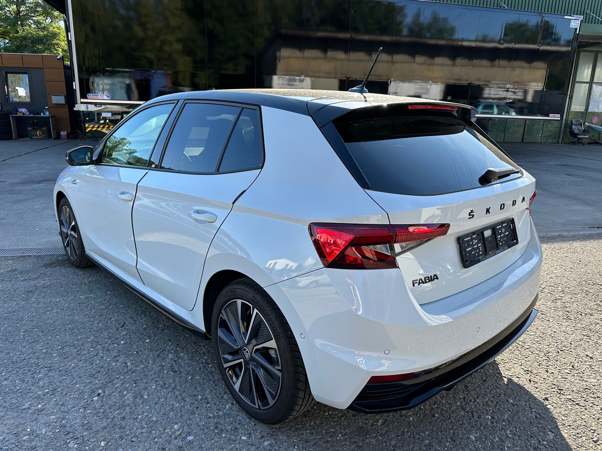 SKODA Fabia 1.5 TSI Monte Carlo DSG-image-3