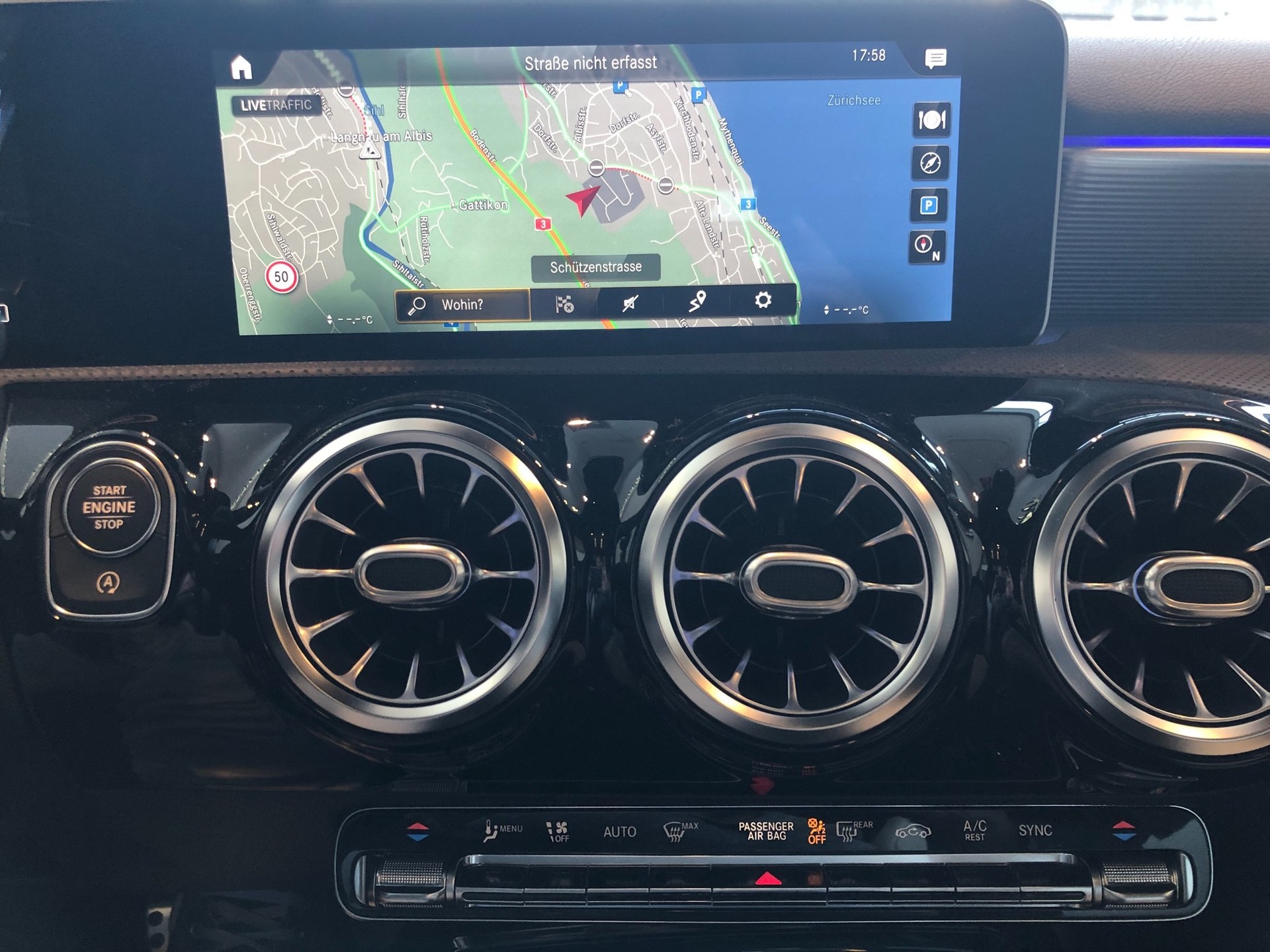 MERCEDES-BENZ A 45 S AMG 4Matic+ Speedshift-image-10