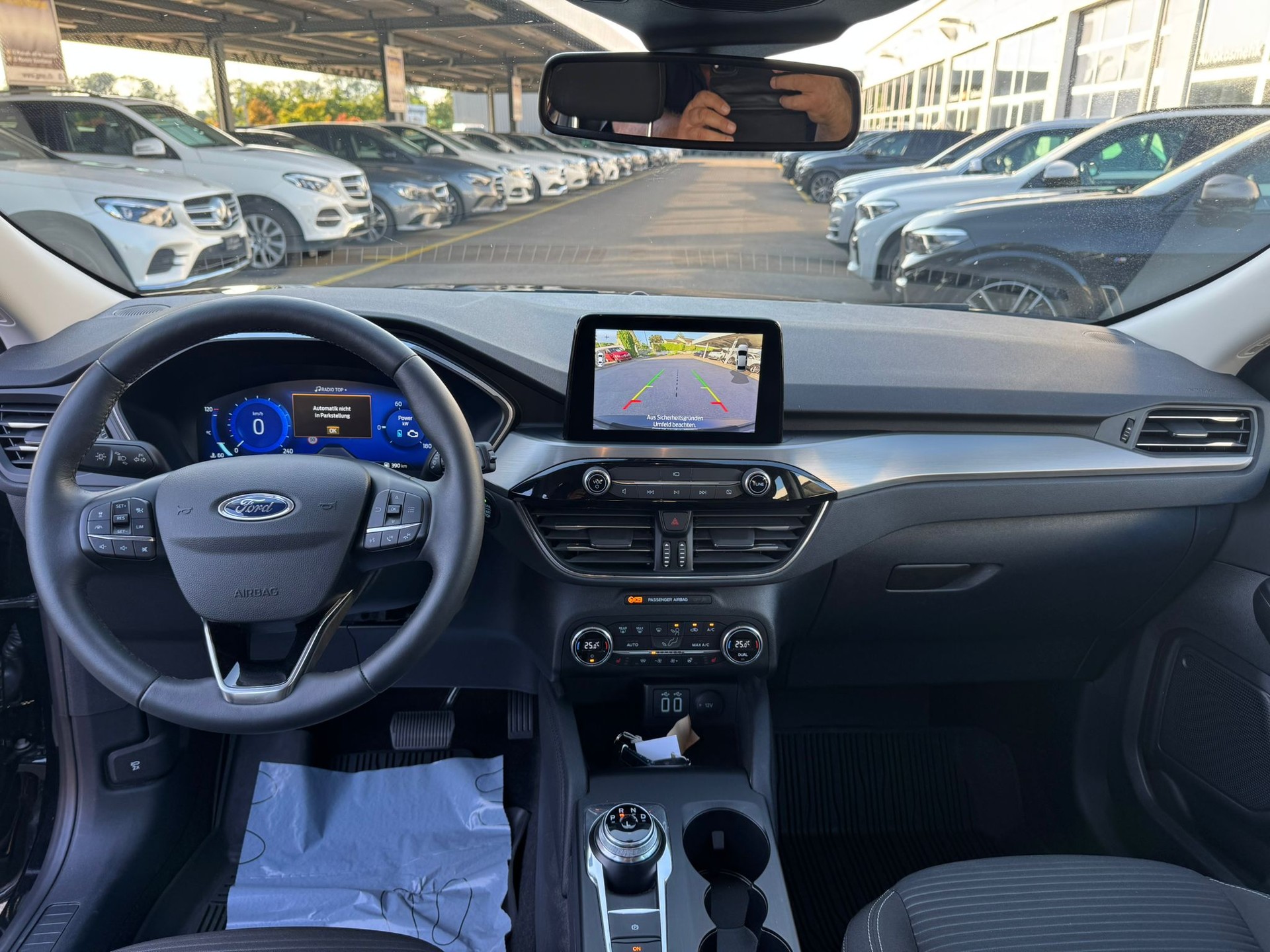FORD Kuga 2.5 PHEV Titanium 2WD-image-9