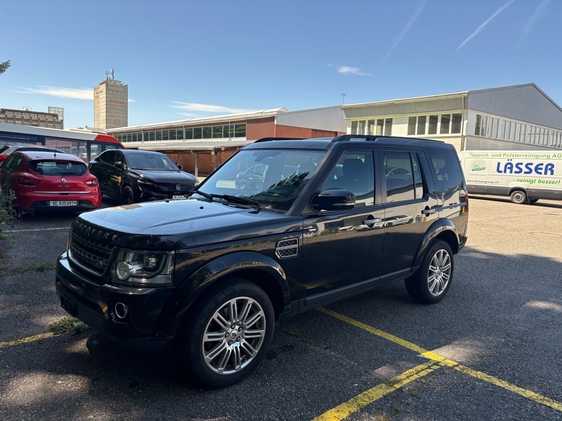 LAND ROVER Discovery 3.0 TDV6 SE Automatic-image-2