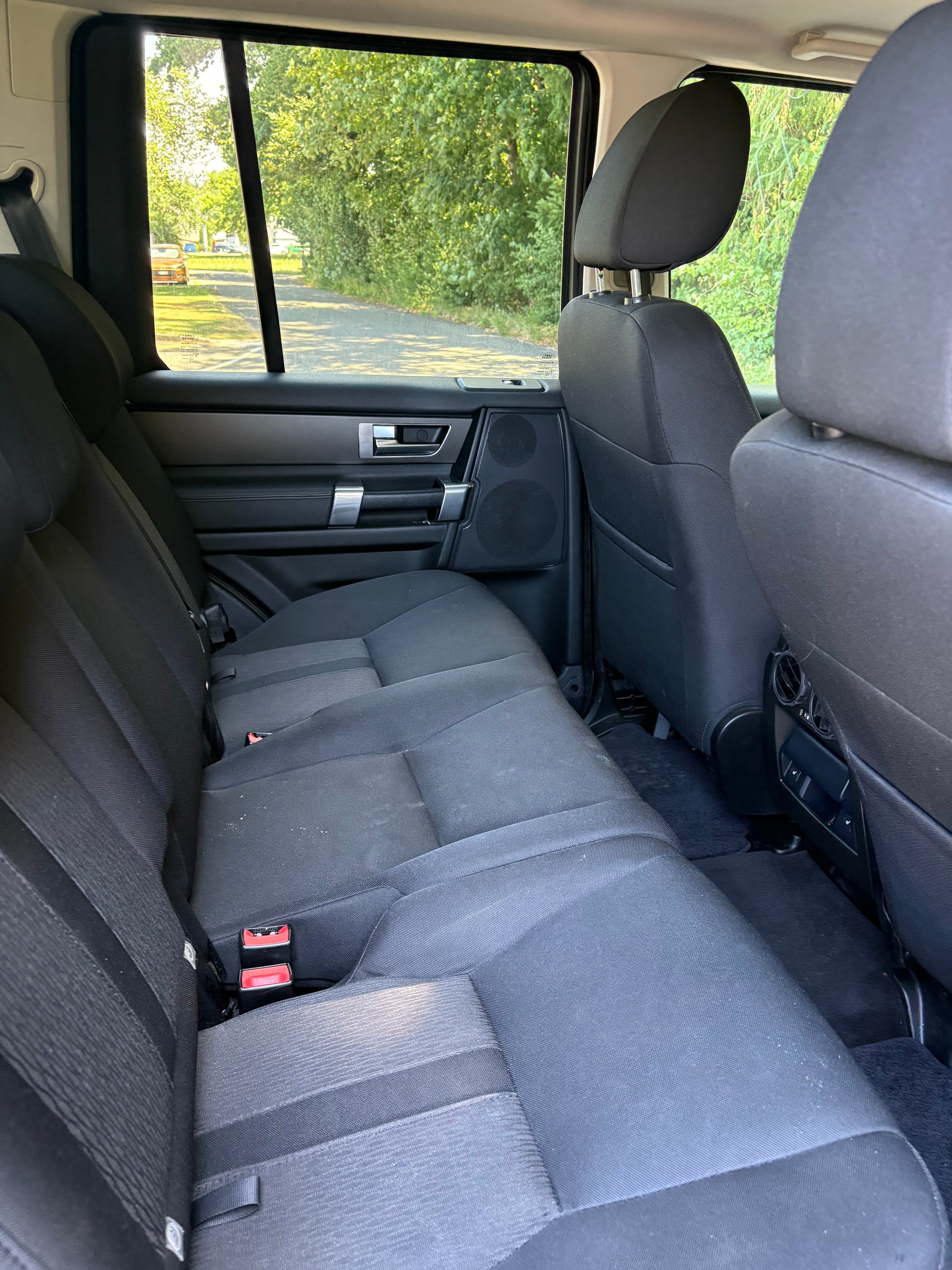 LAND ROVER Discovery 3.0 TDV6 SE Automatic-image-11