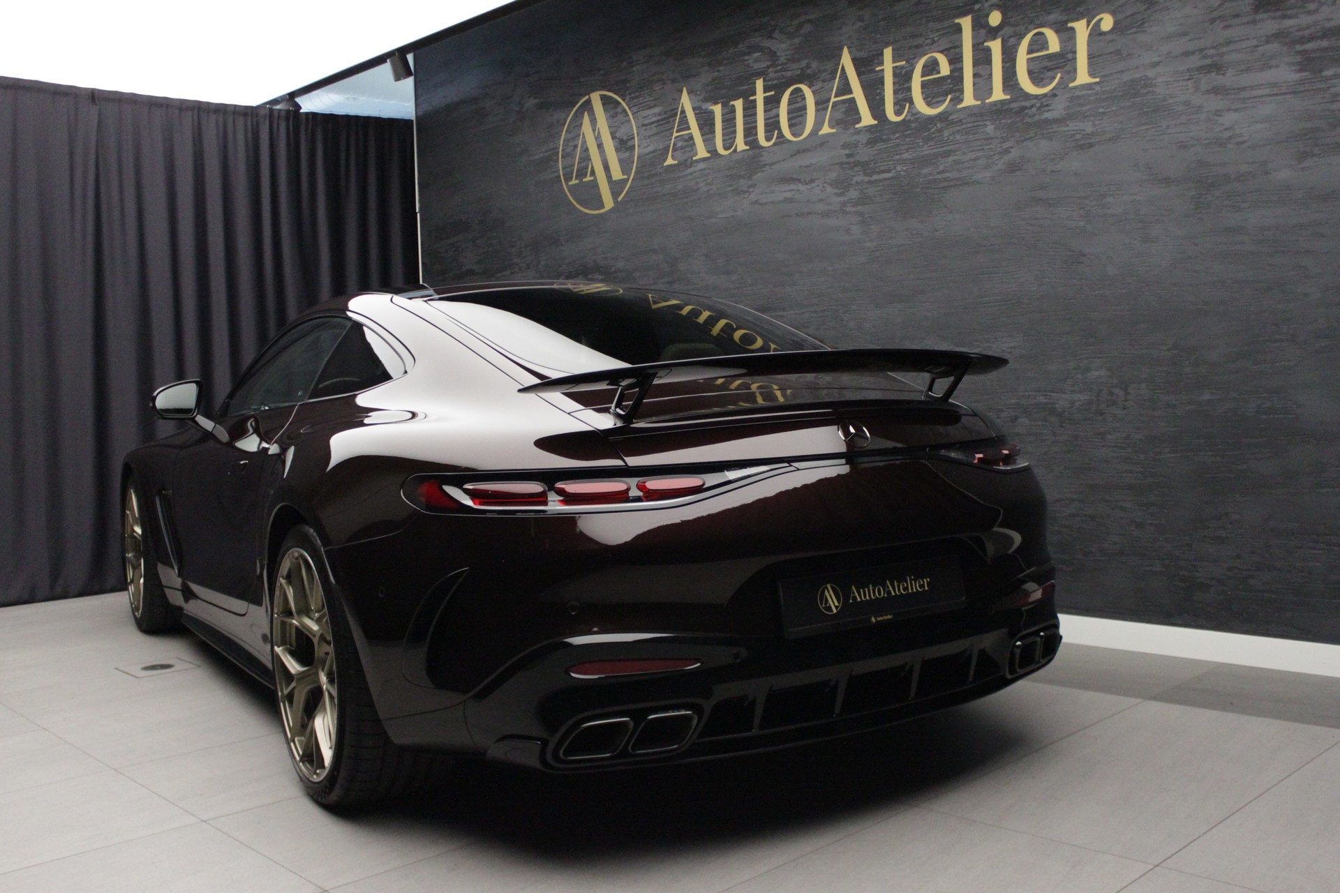 MERCEDES-BENZ AMG GT 63 4Matic+ Executive Edition-image-12