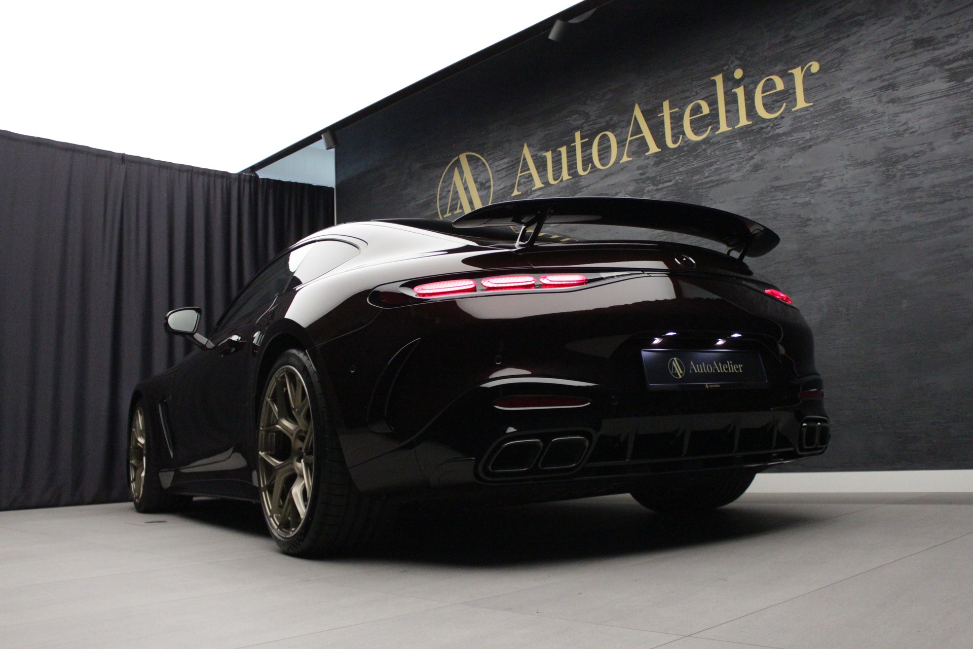 MERCEDES-BENZ AMG GT 63 4Matic+ Executive Edition-image-15