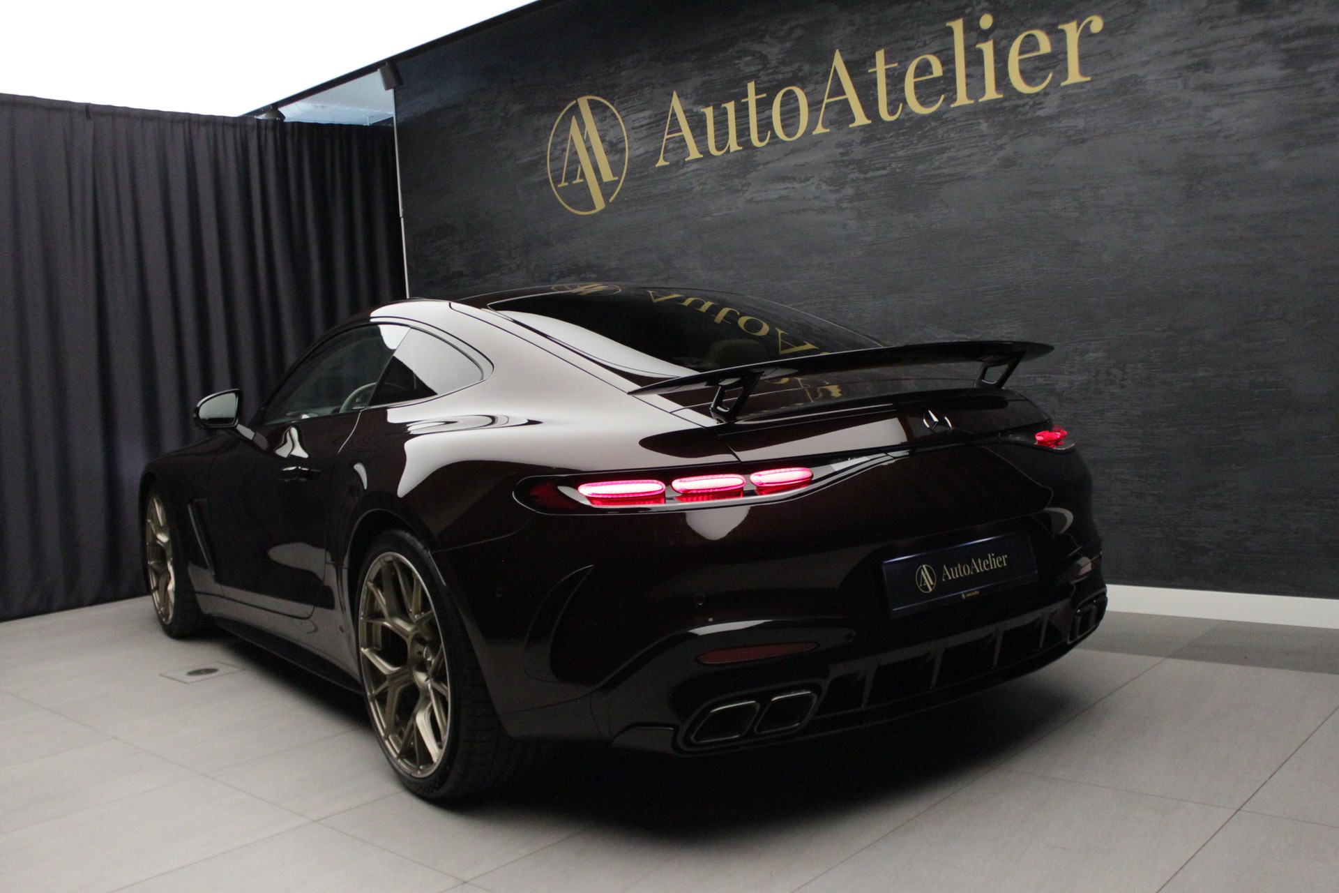 MERCEDES-BENZ AMG GT 63 4Matic+ Executive Edition-image-14