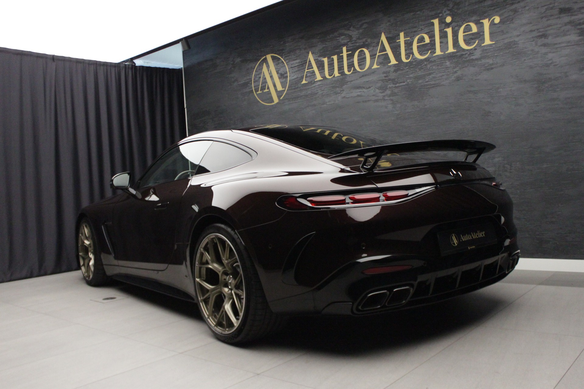 MERCEDES-BENZ AMG GT 63 4Matic+ Executive Edition-image-13