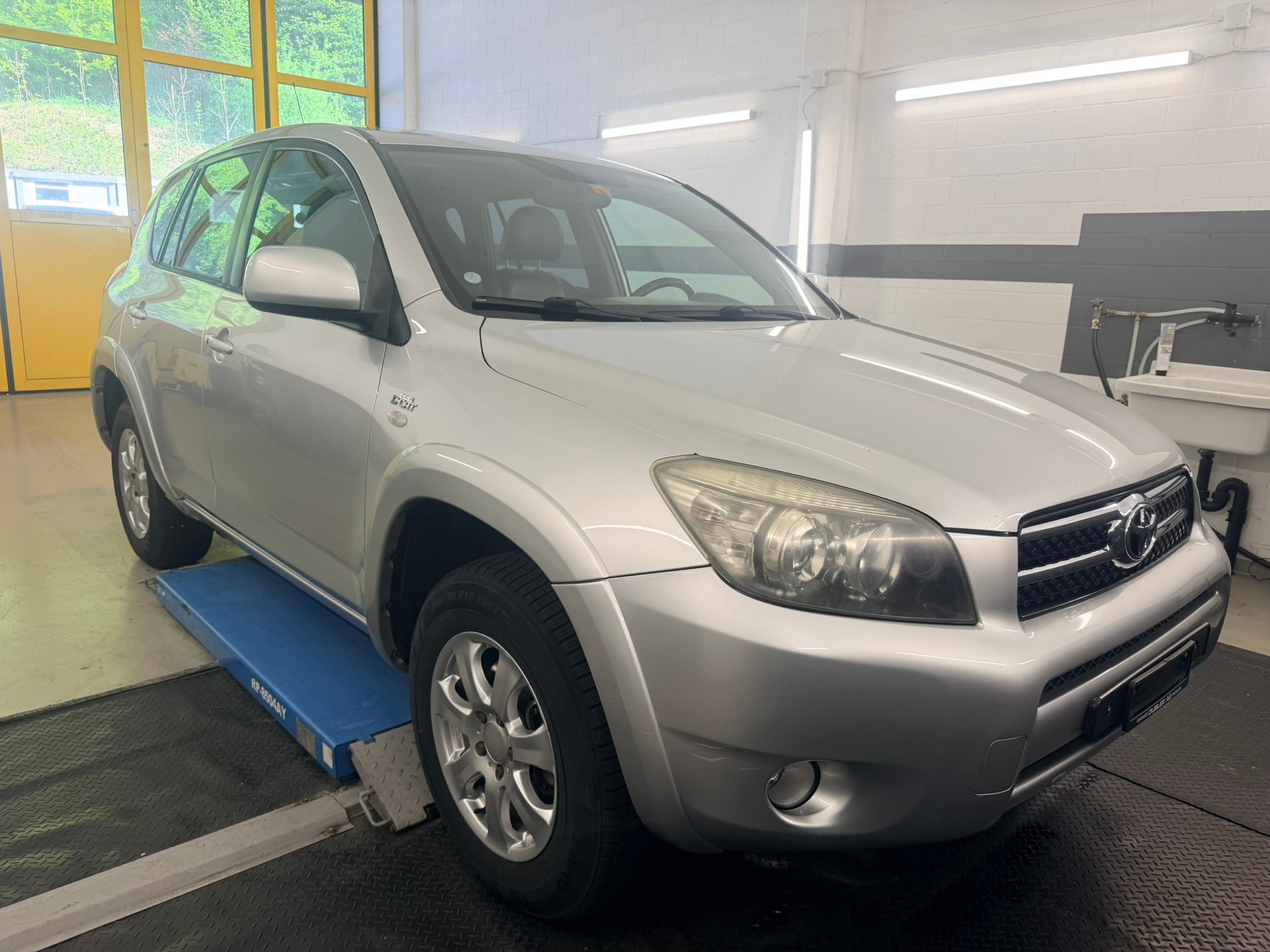 TOYOTA RAV-4 2.2D-4 D CleanPower Linea Luna-showroom-element-2