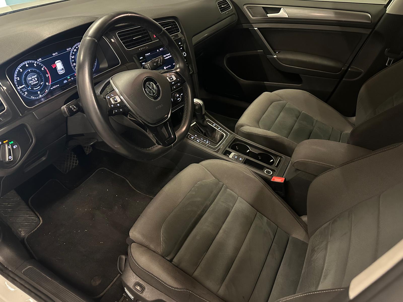 VW Golf 1.5 TSI R-LINE Edition 45 DSG-image-1