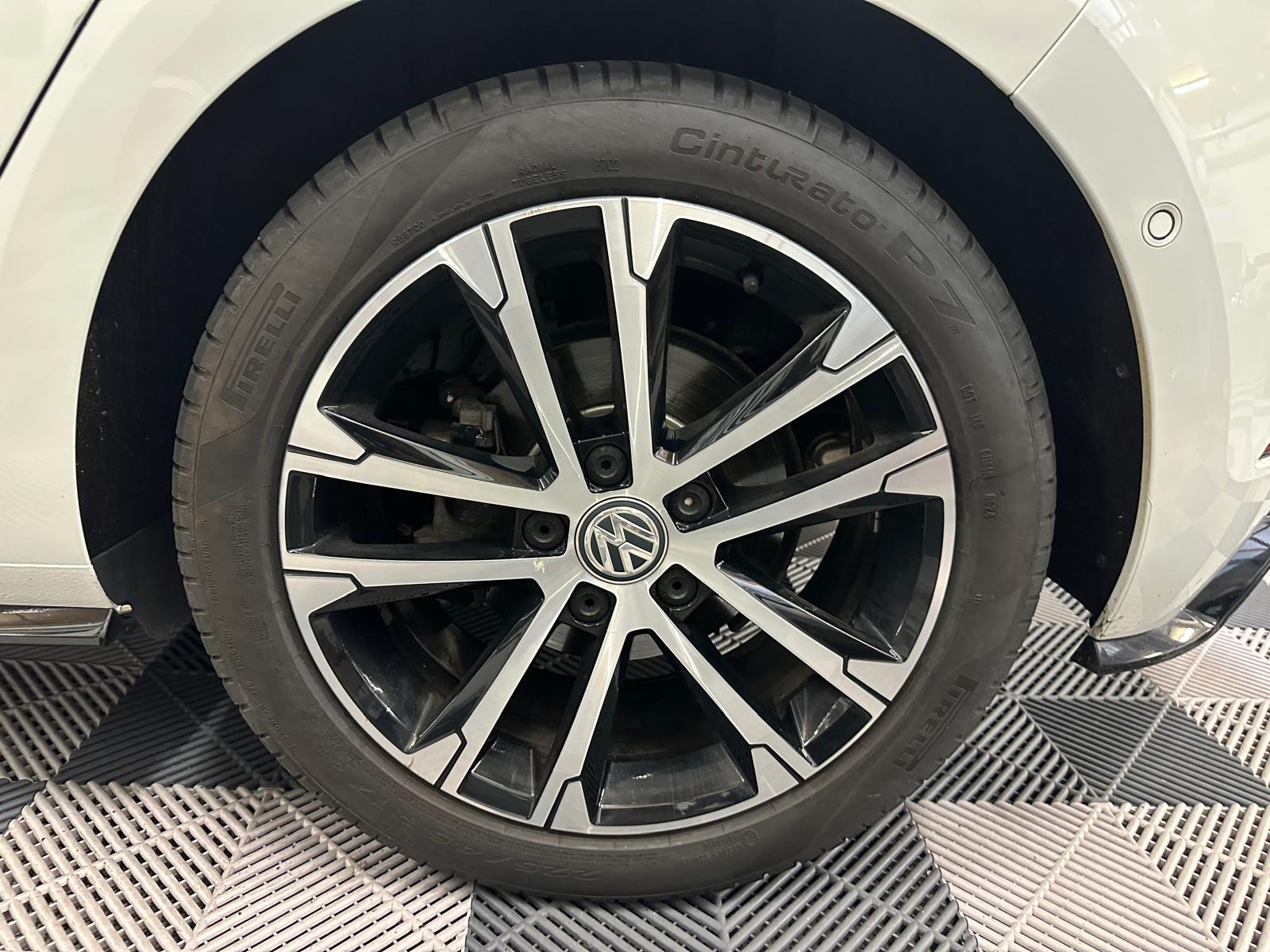 VW Golf 1.5 TSI R-LINE Edition 45 DSG-image-29