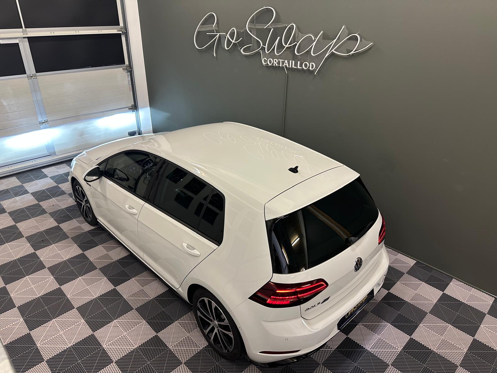 VW Golf 1.5 TSI R-LINE Edition 45 DSG-image-2