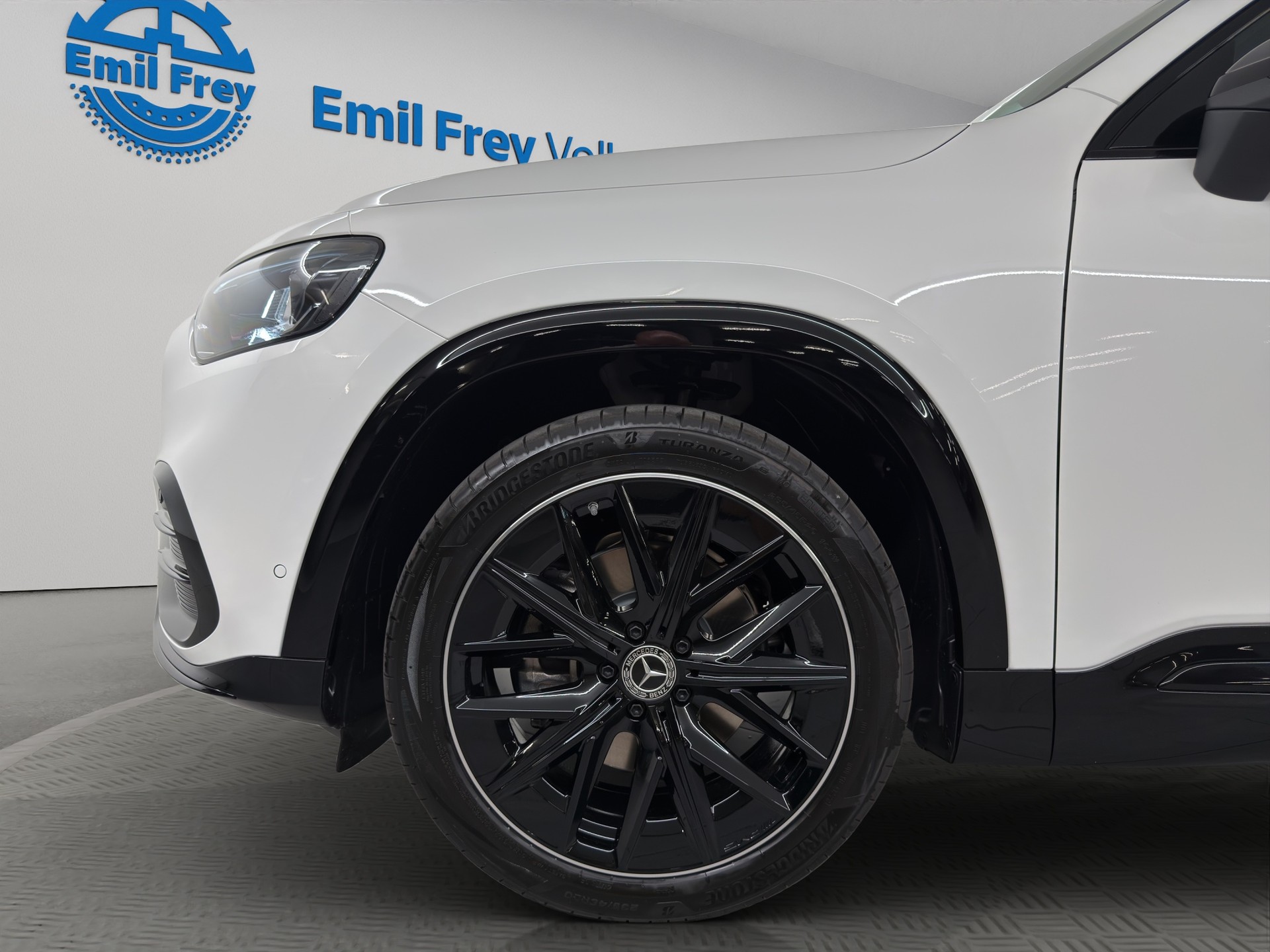 MERCEDES-BENZ GLB 220 4matic-image-3